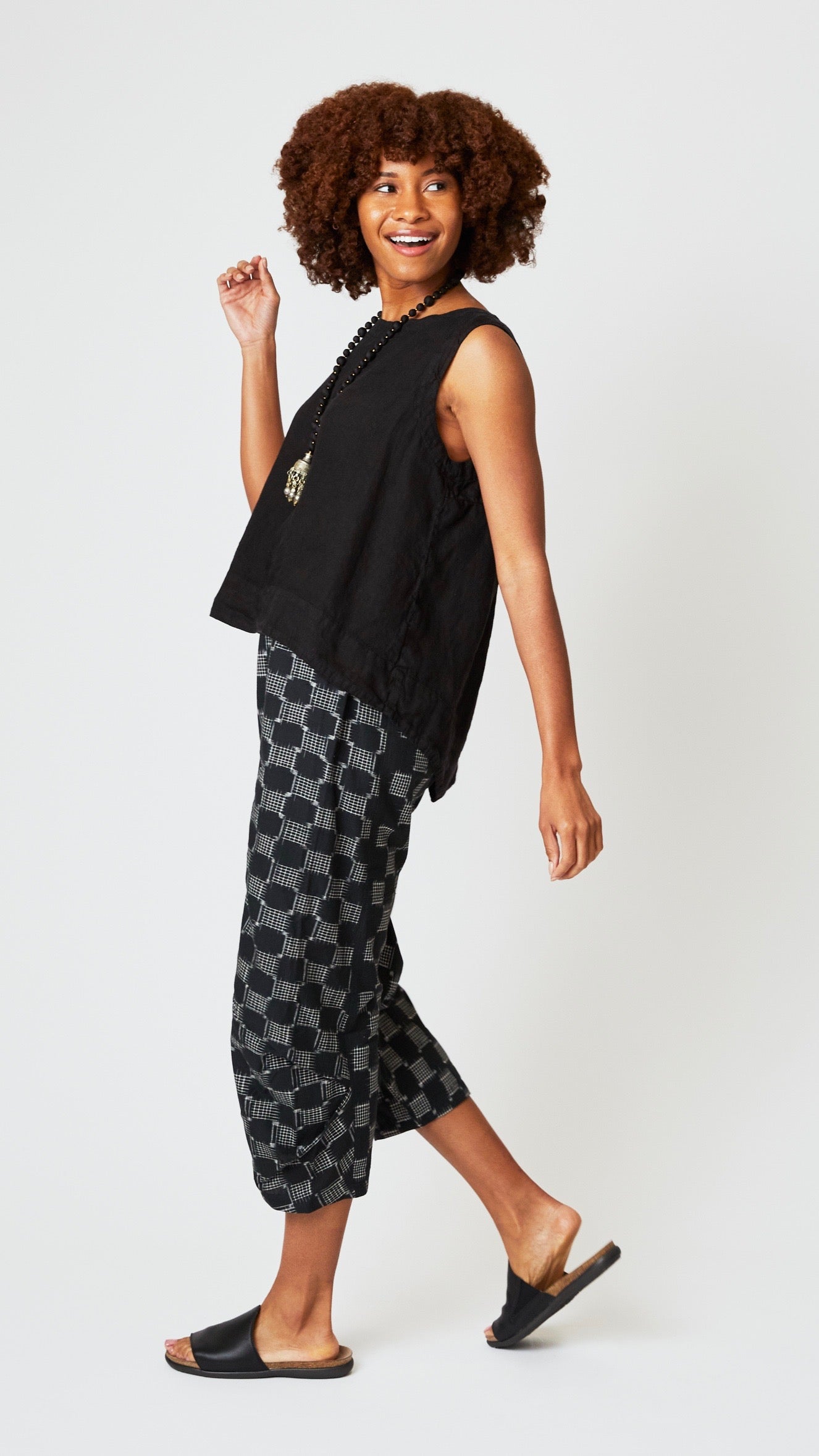 Hanky Linen Hi-Lo Button Back Tank